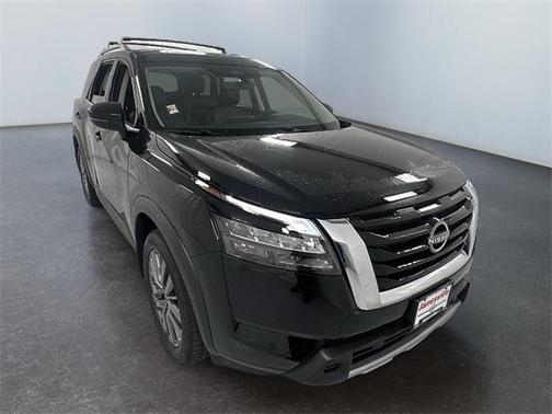 2025 Nissan Pathfinder SL 4WD