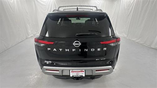 2025 Nissan Pathfinder SL 4WD