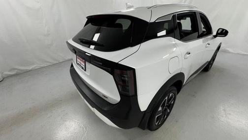 Aspen White Tricoat 2025 Nissan Kicks SR