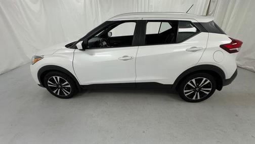Aspen White Tricoat 2019 Nissan Kicks SV