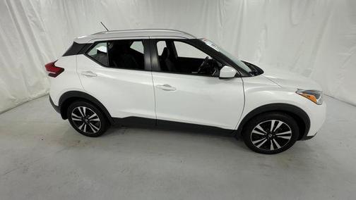 Aspen White Tricoat 2019 Nissan Kicks SV