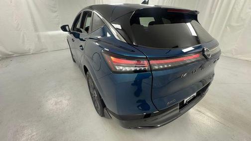 Aurora Blue Pearl Metallic/Super Black 2026 Nissan Murano Platinum