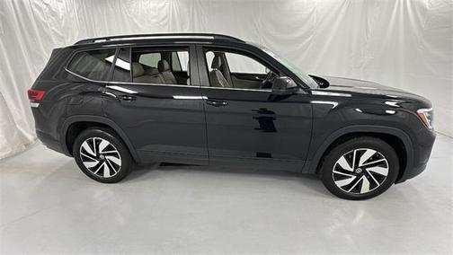 2024 Volkswagen Atlas 2.0T SE w/Technology 4MOTION