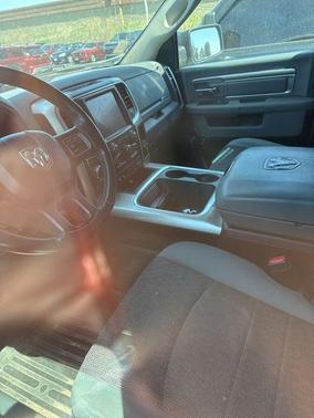 Bright White Clearcoat 2019 RAM 1500 Big Horn
