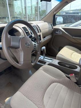 Red Brawn 2006 Nissan Frontier SE