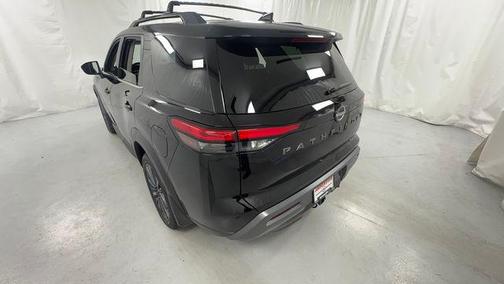 Super Black 2026 Nissan Pathfinder SL