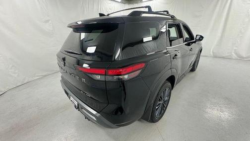Super Black 2026 Nissan Pathfinder SL