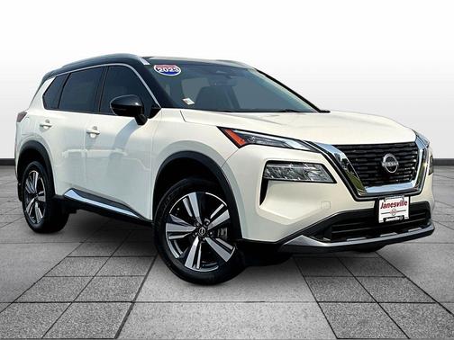 Pearl White Tricoat/Super Black 2023 Nissan Rogue SL