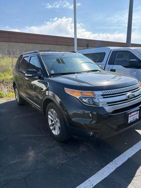TUXEDO BLACK METALLIC 2014 Ford Explorer XLT