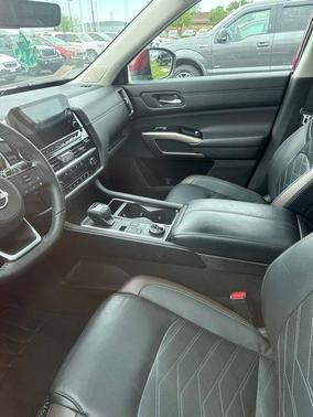 Scarlet Ember Tintcoat 2023 Nissan Pathfinder Platinum 4WD