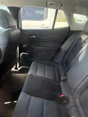 Mosaic Black Metallic 2025 Chevrolet Trax LT
