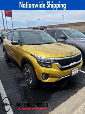 Starbright Yellow/Black Roof 2021 Kia Seltos SX Turbo