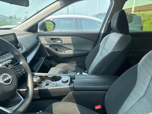 Super Black 2023 Nissan Rogue SV
