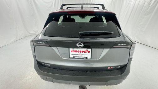 Gun Metallic/Scarlet Ember Tintcoat 2026 Nissan Kicks SR