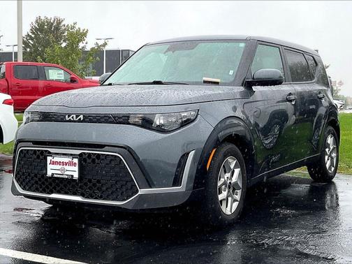 Gravity Gray 2024 Kia Soul LX