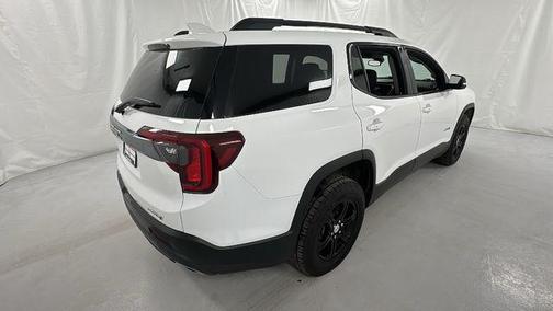 2023 GMC Acadia AWD AT4