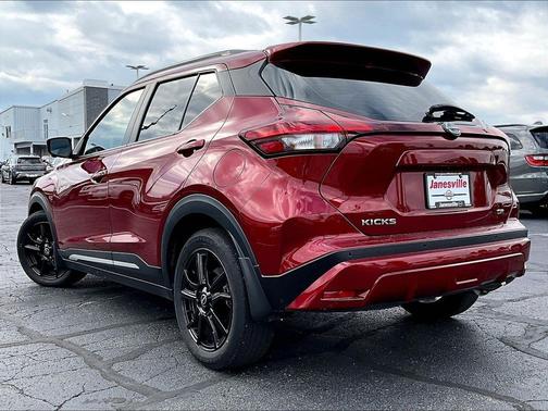 Scarlet Ember Tintcoat 2023 Nissan Kicks SR