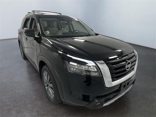 2025 Nissan Pathfinder SL 4WD
