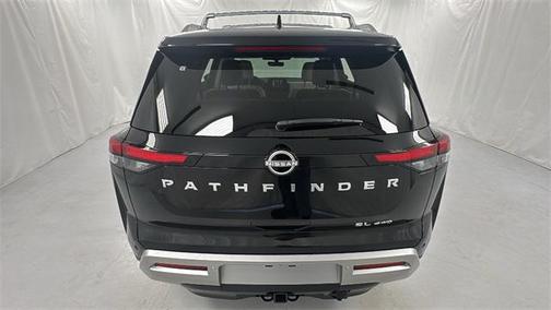 2025 Nissan Pathfinder SL 4WD