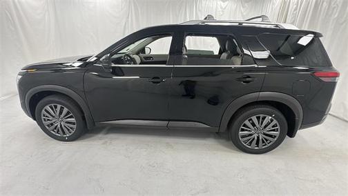 2025 Nissan Pathfinder SL 4WD