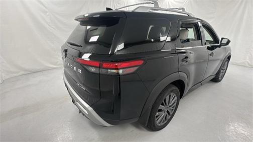 2025 Nissan Pathfinder SL 4WD