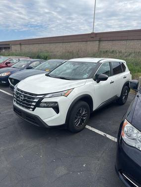 Glacier White 2024 Nissan Rogue S