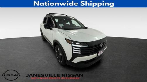 Aspen White Tricoat/Super Black 2026 Nissan Kicks SR