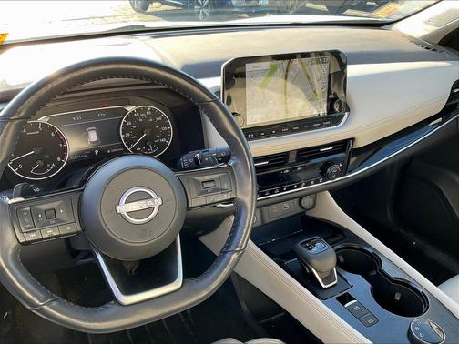 Pearl White Tricoat 2023 Nissan Rogue SL