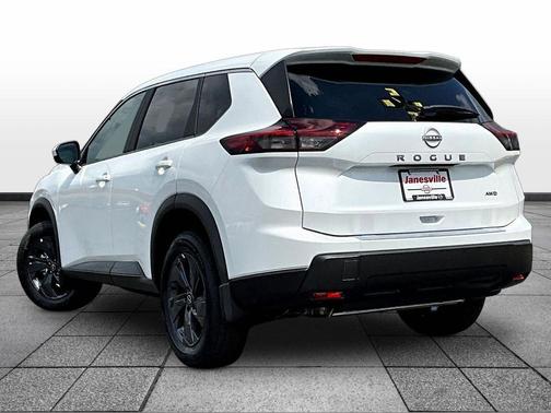 Everest White Pearl Tricoat 2026 Nissan Rogue SV