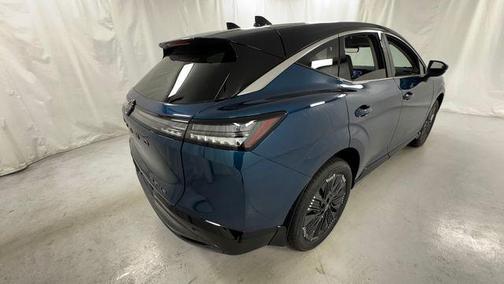 Aurora Blue Pearl Metallic/Super Black 2026 Nissan Murano Platinum