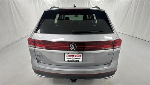 2025 Volkswagen Atlas 2.0T SE w/Technology 4MOTION