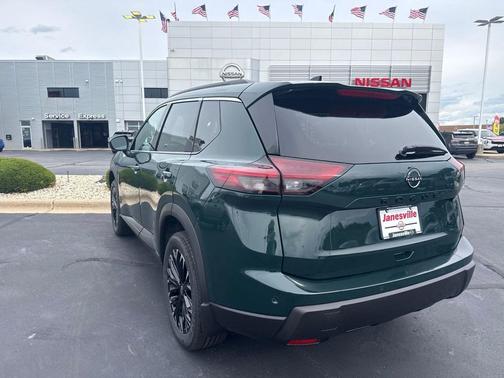 Obsidian Green 2026 Nissan Rogue Dark Armor