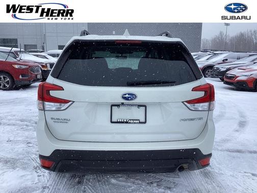 2022 Subaru Forester Premium