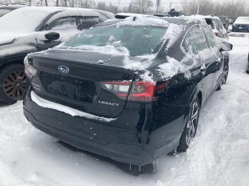 2022 Subaru Legacy 