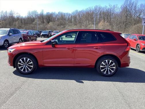 2025 Volvo XC60 B5 Plus