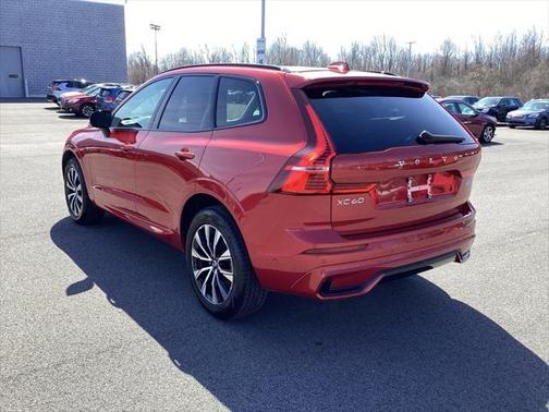 2025 Volvo XC60 B5 Plus