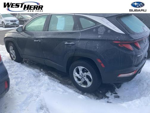 2022 Hyundai TUCSON SE