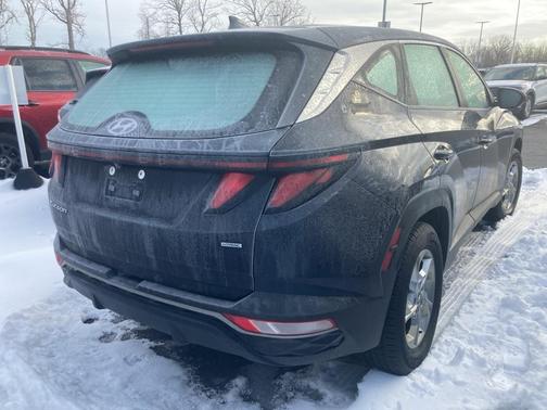 2022 Hyundai TUCSON SE