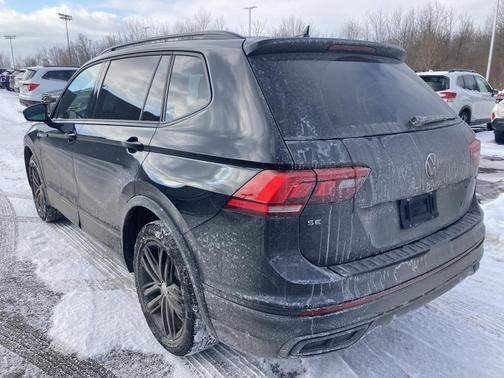 2022 Volkswagen Tiguan 2.0T SE R-Line Black