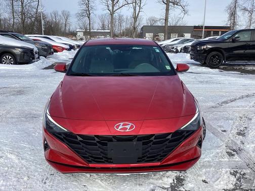 2022 Hyundai ELANTRA SEL