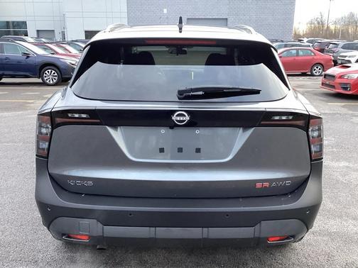 2025 Nissan Kicks SR