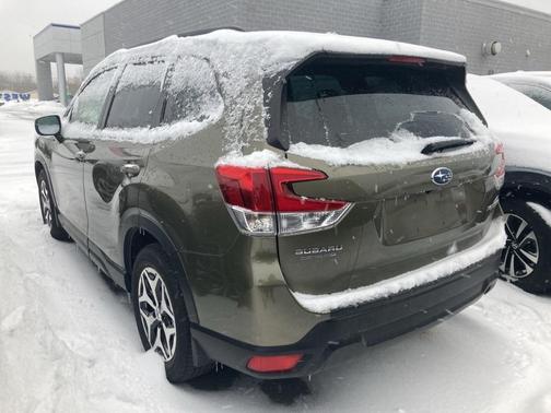 2023 Subaru Forester Premium