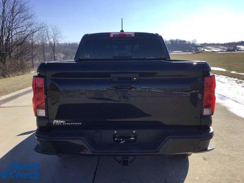 Black 2025 Chevrolet Colorado LT