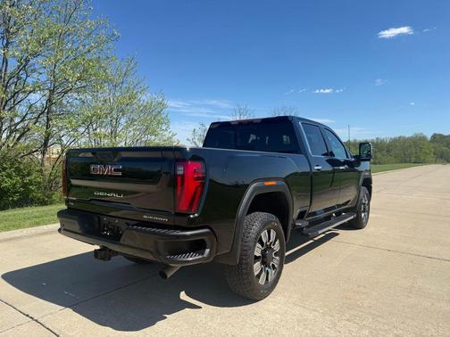 Onyx Black 2024 GMC Sierra 2500 Denali