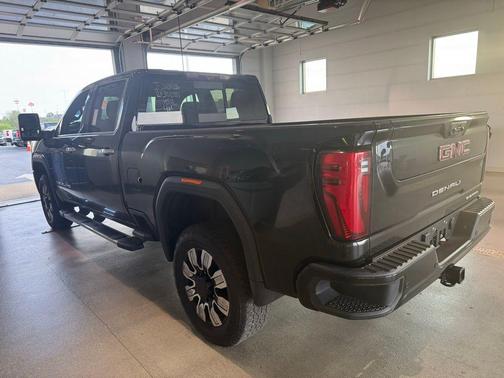 Onyx Black 2024 GMC Sierra 2500 Denali