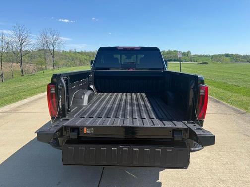 Onyx Black 2024 GMC Sierra 2500 Denali