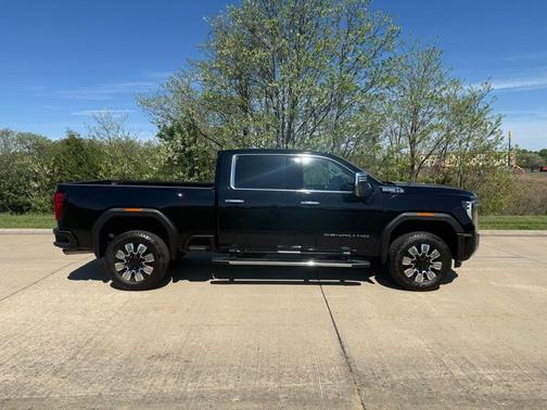 Onyx Black 2024 GMC Sierra 2500 Denali