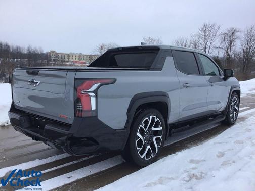 2025 Chevrolet Silverado EV RST