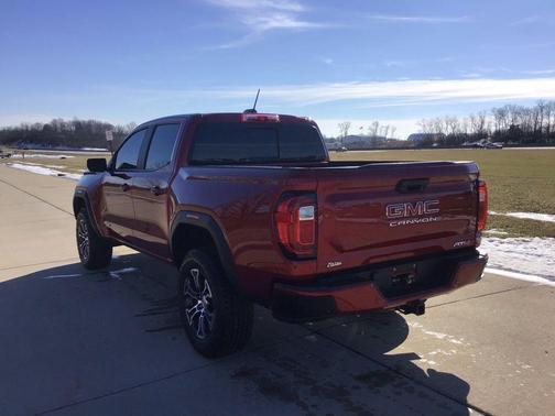 2024 GMC Canyon AT4