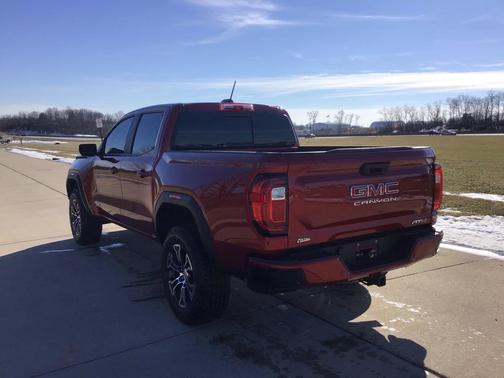 2024 GMC Canyon AT4